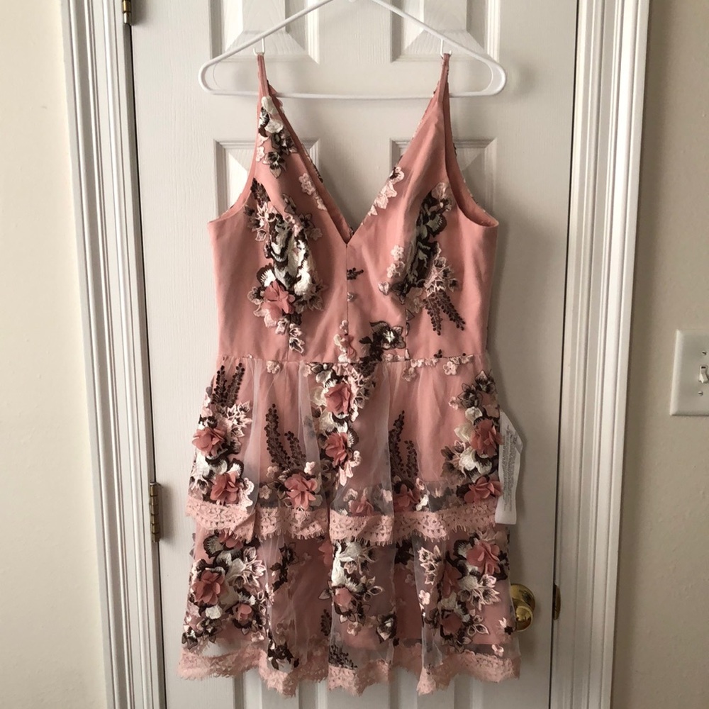 Dress The Population Nellie Floral Embroidered Lace Tiered Mini Dress size L - Picture 5 of 14